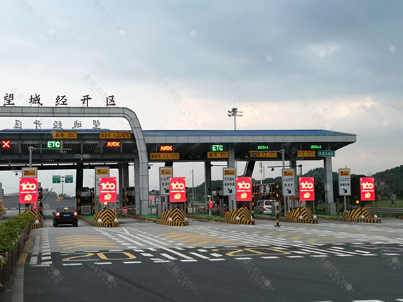 戶外LED廣告機(jī) LED廣告機(jī).jpg